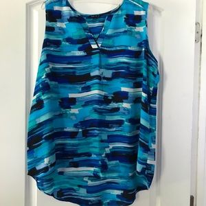 Blue print blouse Clearance 2 for $5